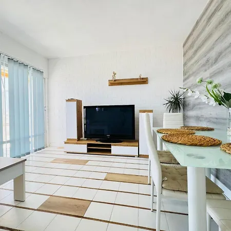 Beachfront - La Mata 公寓 *