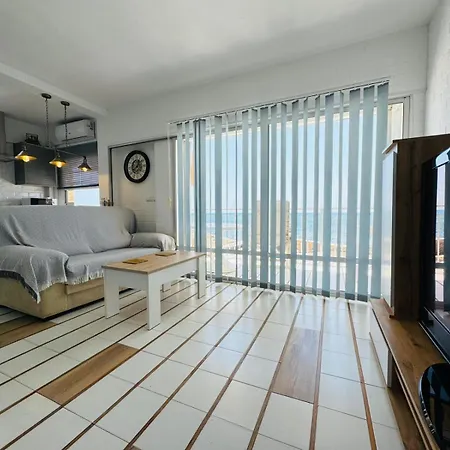 Beachfront - La Mata アパート トレビエハ